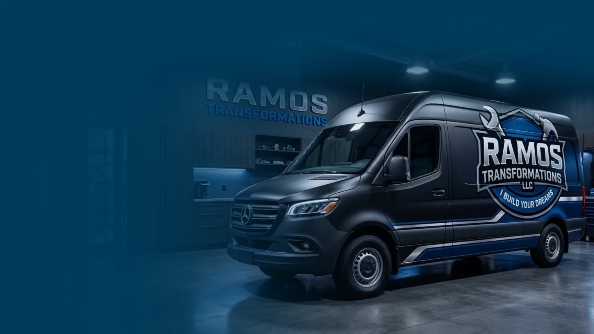 Van Mercedes Sprinter rotulada de Ramos Transformations LLC en el taller